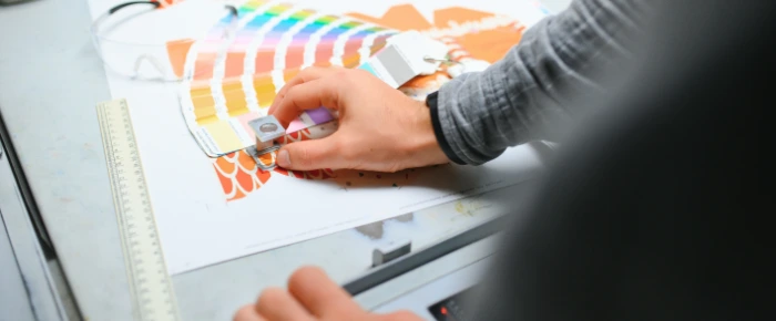 Conferência de cores na produção